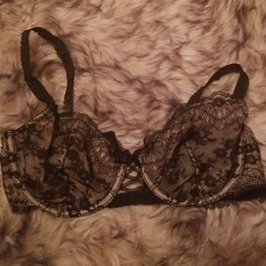 NWOT Victoria's Secret underwire lacey bralet
